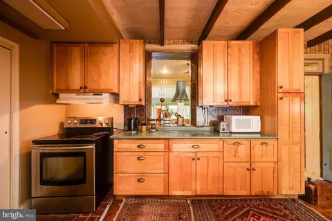 Kitchen - 643 Main St, Oley, PA 19547 photo 3 of 5