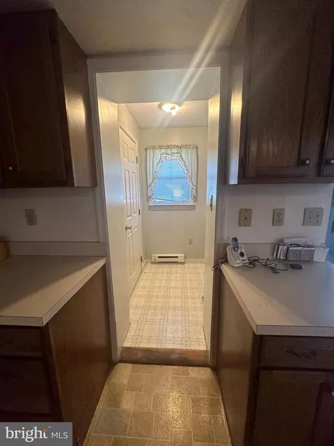 Entry Way - 413 N Brobst St, Reading, PA 19607 photo 1 of 2