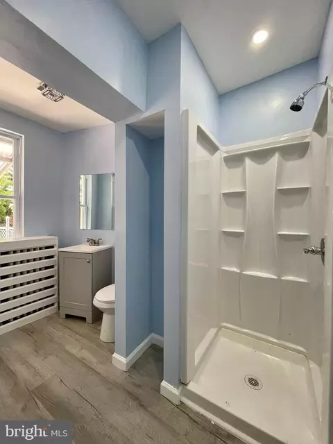 Bath - 20 Arlington St, Reading, PA 19611 photo 1 of 3