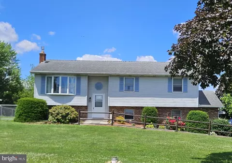 2716 Shartlesville Rd, Mohrsville, PA 19541