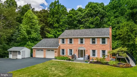 74 Woodland Manor Dr, Mohnton, PA 19540
