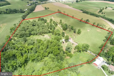 204 Little Round Top Rd, Lenhartsville, PA 19534