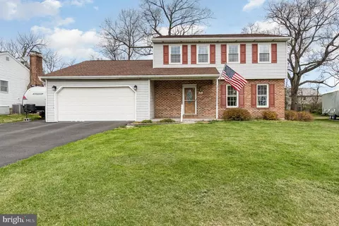407 Crest Cir, Mohnton, PA 19540
