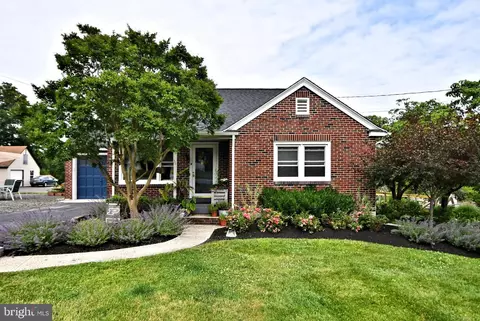 127 Squirrel Hollow Rd, Douglassville, PA 19518
