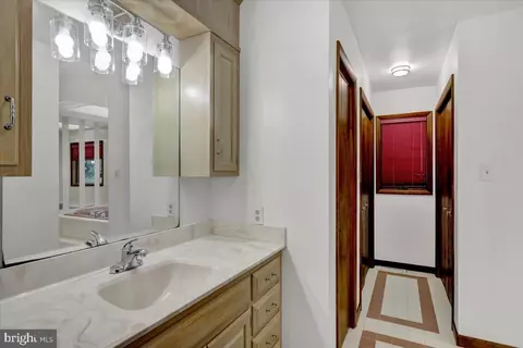 Entry Way - 16 Grouse Point Cir, Reading, PA 19607 photo 5 of 11