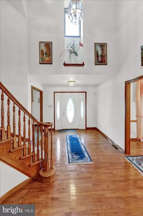 Entry Way - 16 Grouse Point Cir, Reading, PA 19607 photo 4 of 11