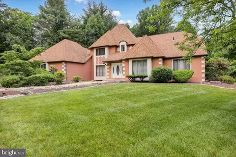 Exterior - 16 Grouse Point Cir, Reading, PA 19607 photo 6 of 13