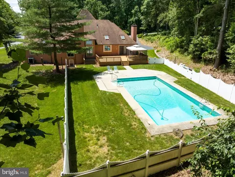 Exterior - 16 Grouse Point Cir, Reading, PA 19607 photo 5 of 13