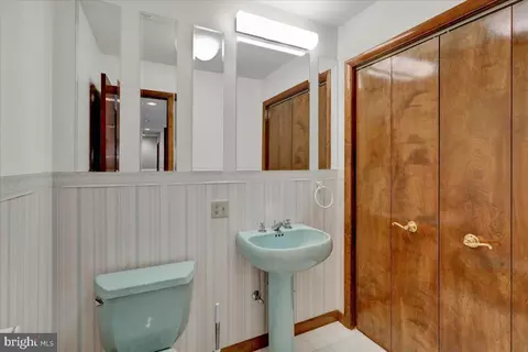 Bath - 16 Grouse Point Cir, Reading, PA 19607 photo 1 of 6