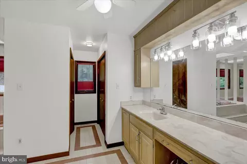 Entry Way - 16 Grouse Point Cir, Reading, PA 19607 photo 7 of 11