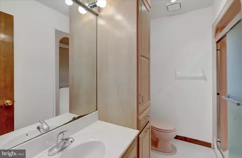 Bath - 16 Grouse Point Cir, Reading, PA 19607 photo 3 of 6
