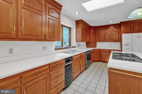 Kitchen - 16 Grouse Point Cir, Reading, PA 19607 photo 3 of 5
