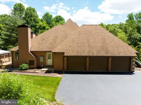 Exterior - 16 Grouse Point Cir, Reading, PA 19607 photo 11 of 13
