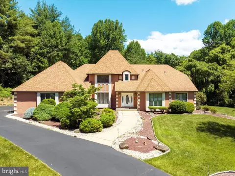 Exterior - 16 Grouse Point Cir, Reading, PA 19607 photo 2 of 13