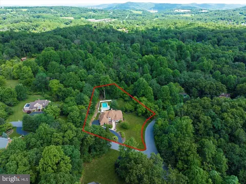 View/Area - 16 Grouse Point Cir, Reading, PA 19607 photo 2 of 7