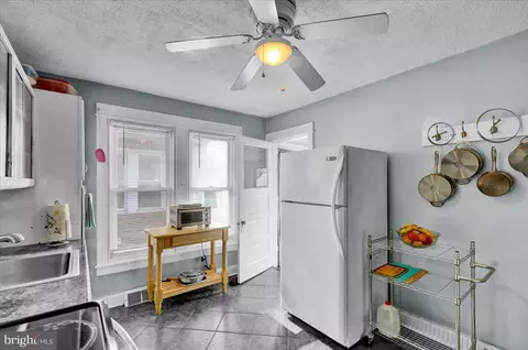 Entry Way - 2256 Reading Ave, Reading, PA 19609 photo 2 of 2