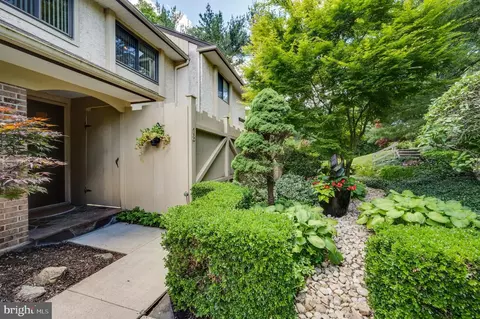 18 Pine Woods Ct, Reading, PA 19607 photo 4