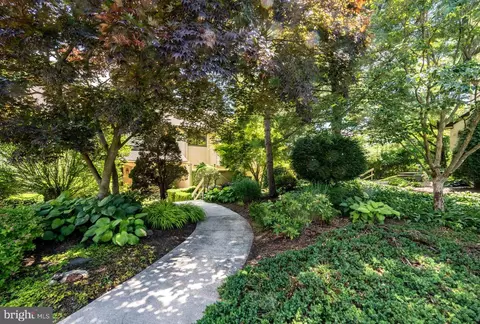 18 Pine Woods Ct, Reading, PA 19607 photo 2