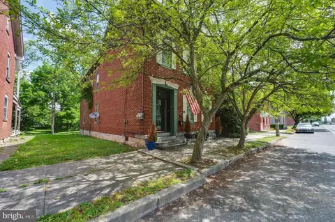 151 Main St, Womelsdorf, PA 19567 | 51 Photos - Movoto