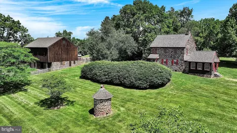 211 Dennis Dr, Reading, PA 19606