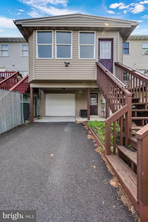 Exterior - 225 Bartlett St, Reading, PA 19611 photo 4 of 4