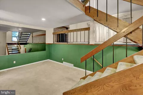 Living - 180 Oakmont Ct, Reading, PA 19607 photo 1 of 4
