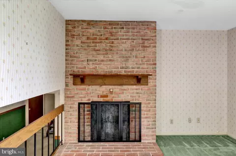 Living - 180 Oakmont Ct, Reading, PA 19607 photo 4 of 4