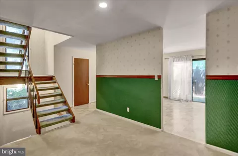 Entry Way - 180 Oakmont Ct, Reading, PA 19607 photo 4 of 4