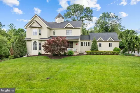 22 Scotland Dr, Reading, PA 19606