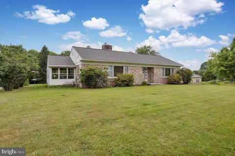 7423 Boyertown Pike, Douglassville, PA 19518