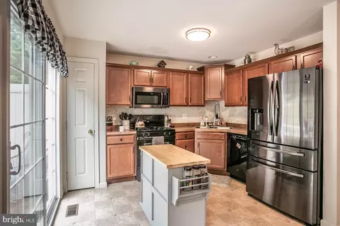 Kitchen - 15 Chaser Ct, Reading, PA 19607 photo 2 of 4