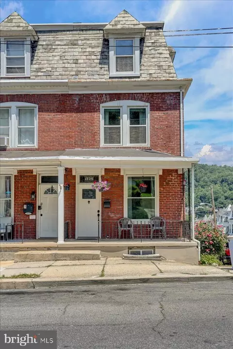 1525 Fairview St, Reading, PA 19606