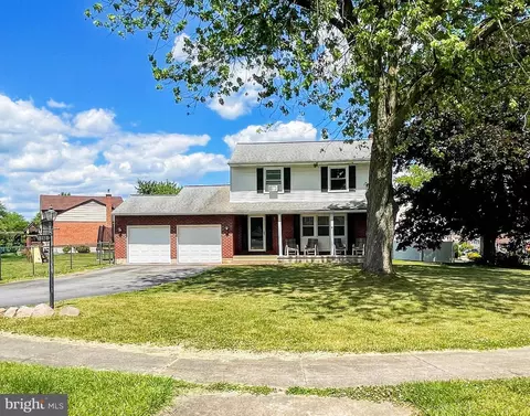 232 Shakespeare Dr, Reading, PA 19608