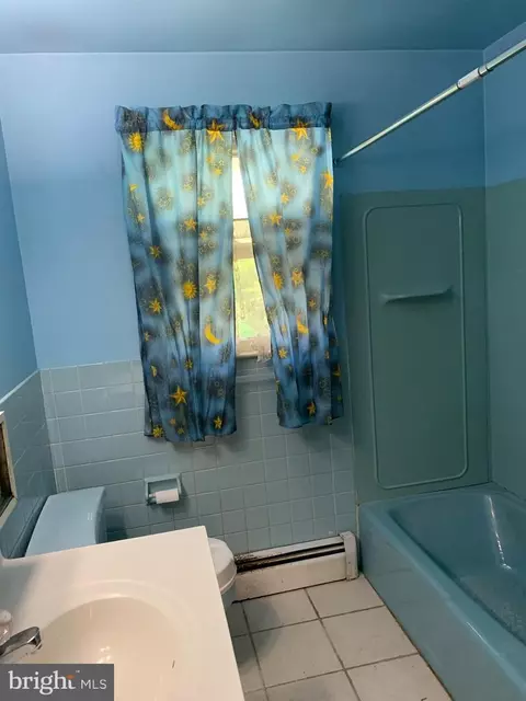 Bath - 1306 Wingate Ave, Reading, PA 19607 photo 2 of 2