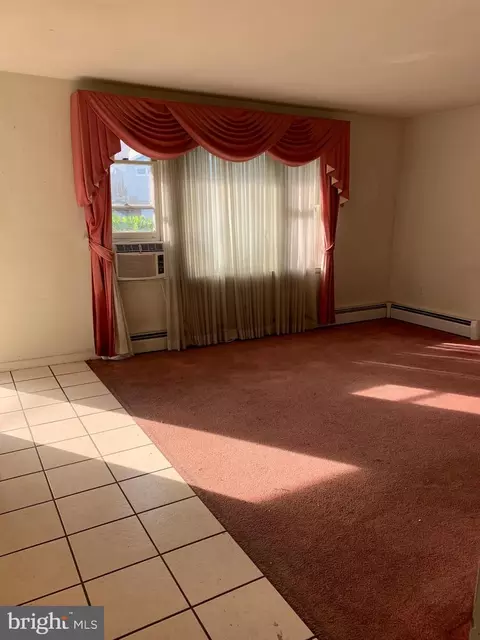 Living - 1306 Wingate Ave, Reading, PA 19607 photo 1 of 6