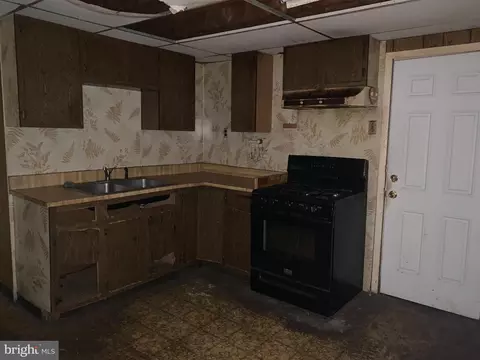 Entry Way - 1306 Wingate Ave, Reading, PA 19607 photo 2 of 3