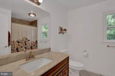 Bath - 8 Rand Dr, Reading, PA 19606 photo 2 of 3