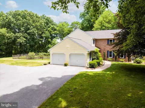 Exterior - 8 Rand Dr, Reading, PA 19606 photo 4 of 18