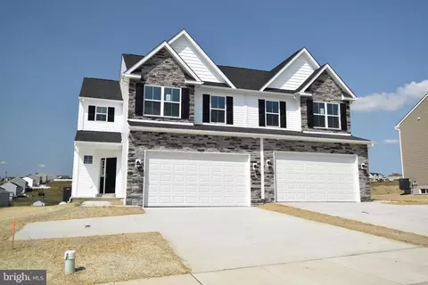 110 Sunglo Dr #( 17), Leesport, PA 19533