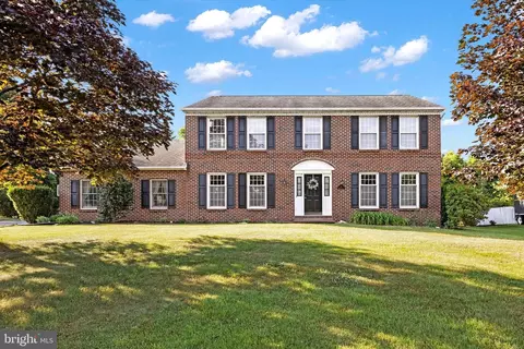 11 Heather Ct, Douglassville, PA 19518