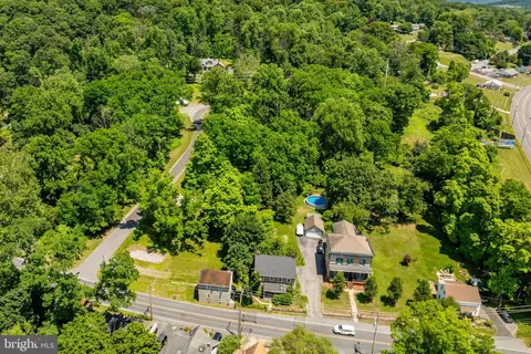 31 N Bingaman St, Reading, PA 19606