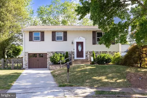 7 Maplewood Ct, Douglassville, PA 19518