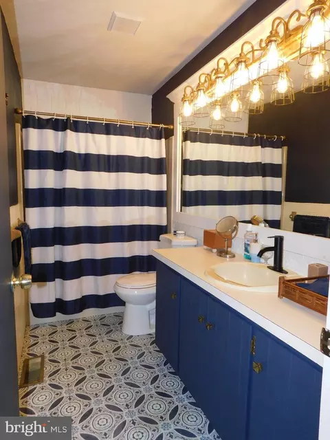 Bath - 9 Muirfield Dr, Reading, PA 19607 photo 3 of 3