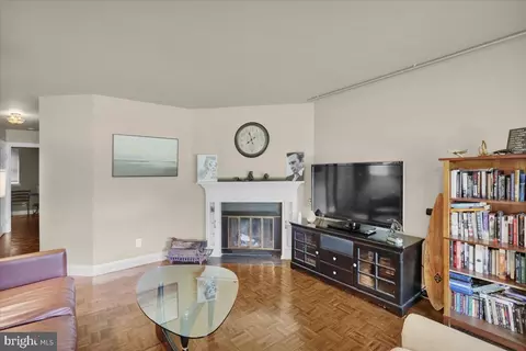 Living - 16 A Fairway Rd, Reading, PA 19607 photo 4 of 5