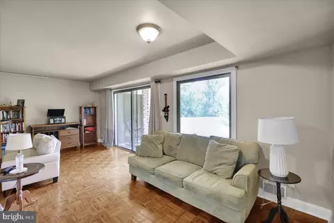 Living - 16 A Fairway Rd, Reading, PA 19607 photo 3 of 5