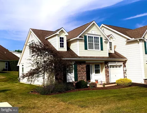 409 Harvest Dr, Blandon, PA 19510