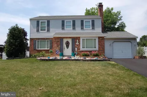 1017 Netherwood Dr, Reading, PA 19605