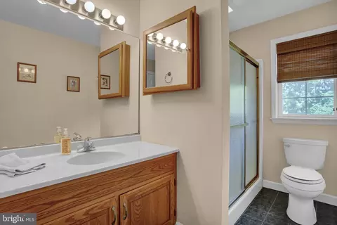 154 N Cacoosing Dr, Reading, PA 19608 photo 8