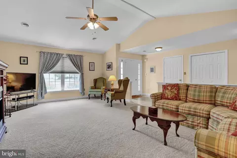 154 N Cacoosing Dr, Reading, PA 19608 photo 5