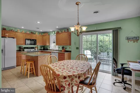 154 N Cacoosing Dr, Reading, PA 19608 photo 13